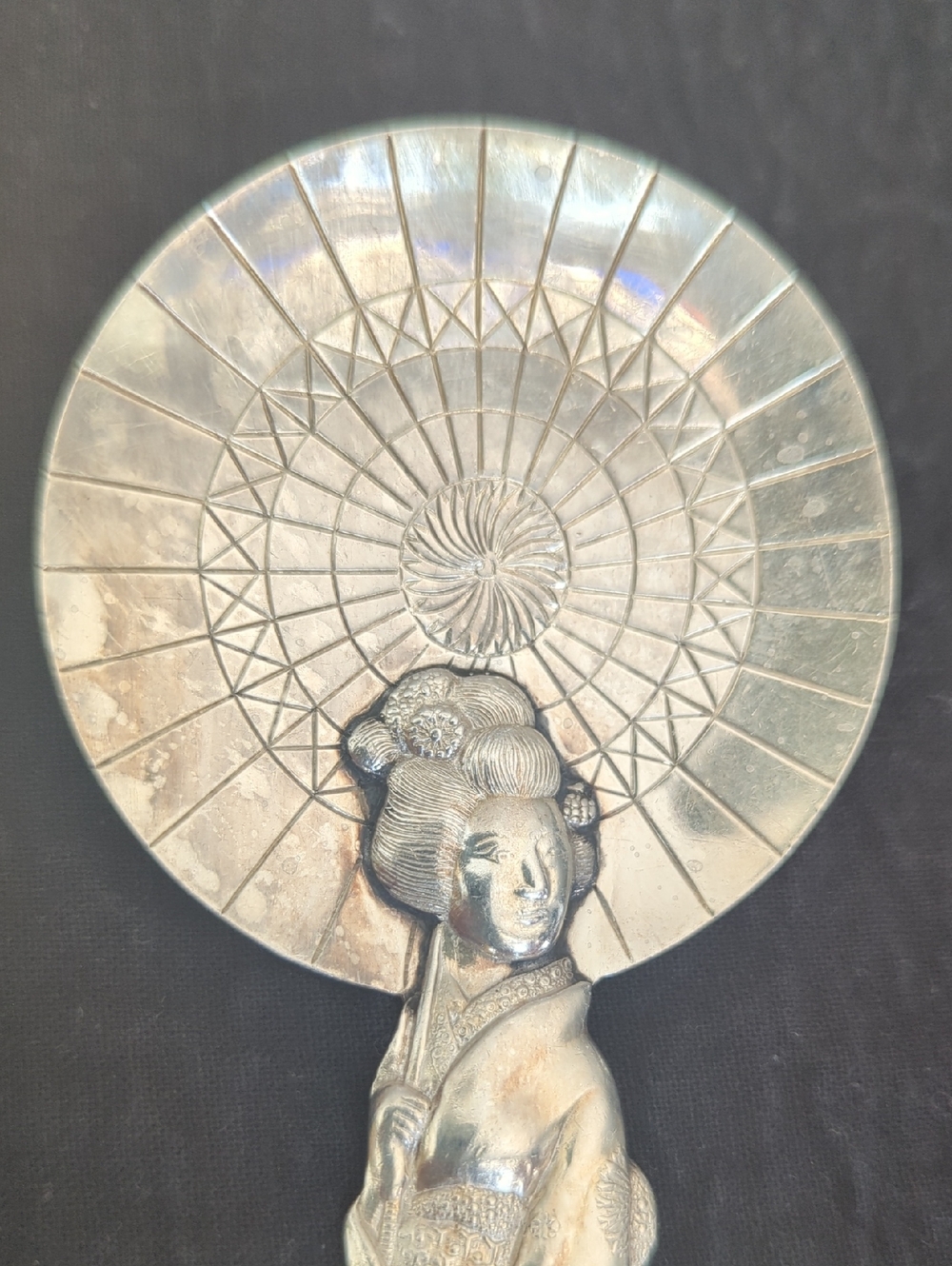 Japanese Geisha Tea Caddy Spoon 1930's/40's - Picture 4 of 5